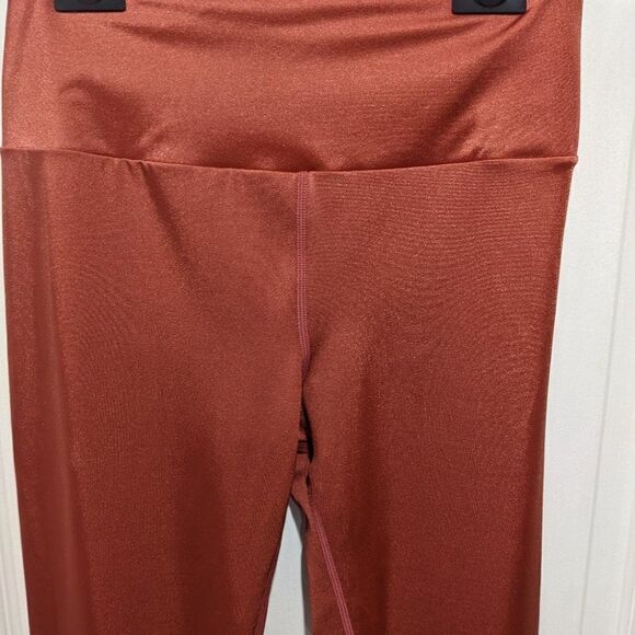 New Maaji | Marvel Legging in Bronze - Picture 7 of 11